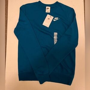 (NWT) Nike Sportswear Club
Women's Long-Sleeve T-Shirt
